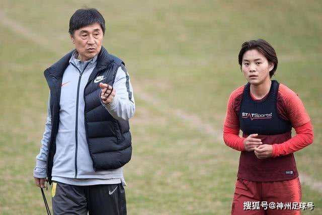 中国男篮大名单引热议！高诗岩坚挺，没有赵睿，没有徐杰，也没有胡明轩